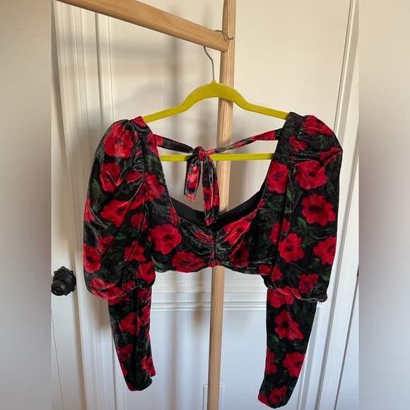 Lovers and Friends Jackie Cropped Top in French Rose Floral - Picture 6 of 8